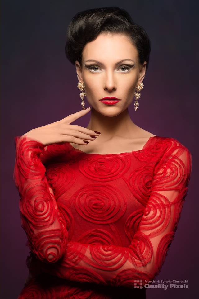 Model: Avant Garde<br />
Dress: Ewa Jobko<br />
Make-up: Kasia Trela